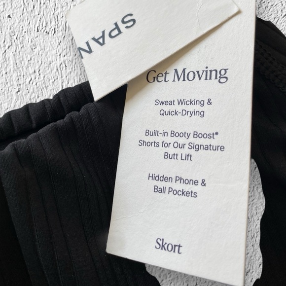 SPANX Skort NWT Bootie Boost Get Moving Ribbed Phone Pocket Very Black Size XS - Picture 9 of 12